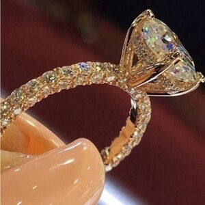 Luxury 1ct Diamond Rose Gold Solitaire Ring